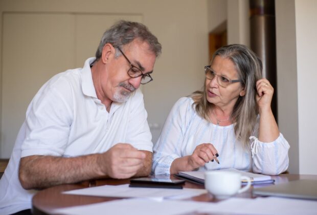 How to Lose Weight in 6 Months Naturally Through Simple Lifestyle Changes: Losing weight doesn’t have to mean following extreme diets, spending hours at the gym, or hiring a professional, as steady and lasting results can be achieved through small, realistic lifestyle changes that your body and mind can adapt to naturally over six months.